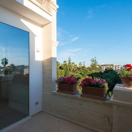 Le Bifore Charming House Lecce Exterior foto