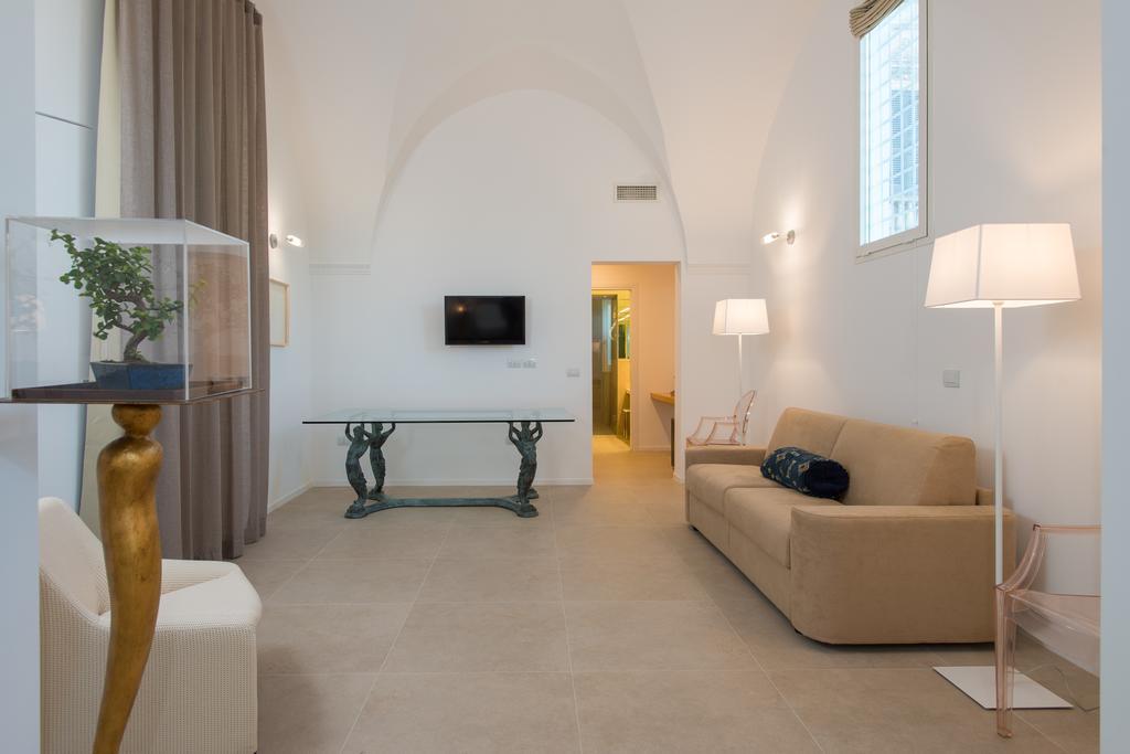 Le Bifore Charming House Lecce Exterior foto