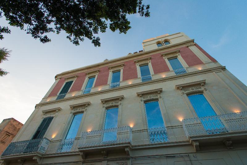 Le Bifore Charming House Lecce Exterior foto